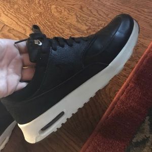 Women’s Nike Airmax Thea size 7.5